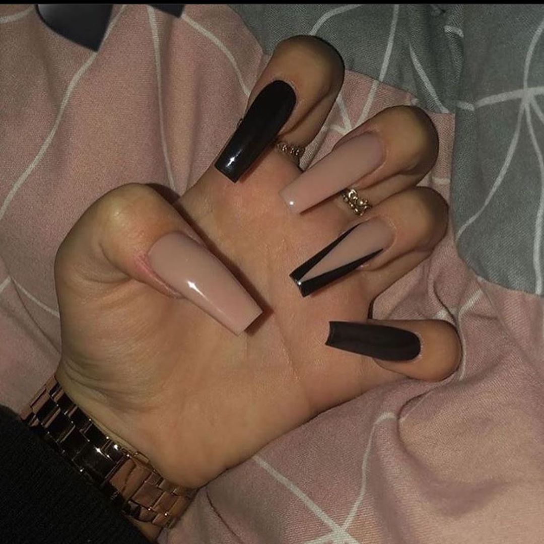 Featured image of post Aesthetic Baddie Nails Instagram Black