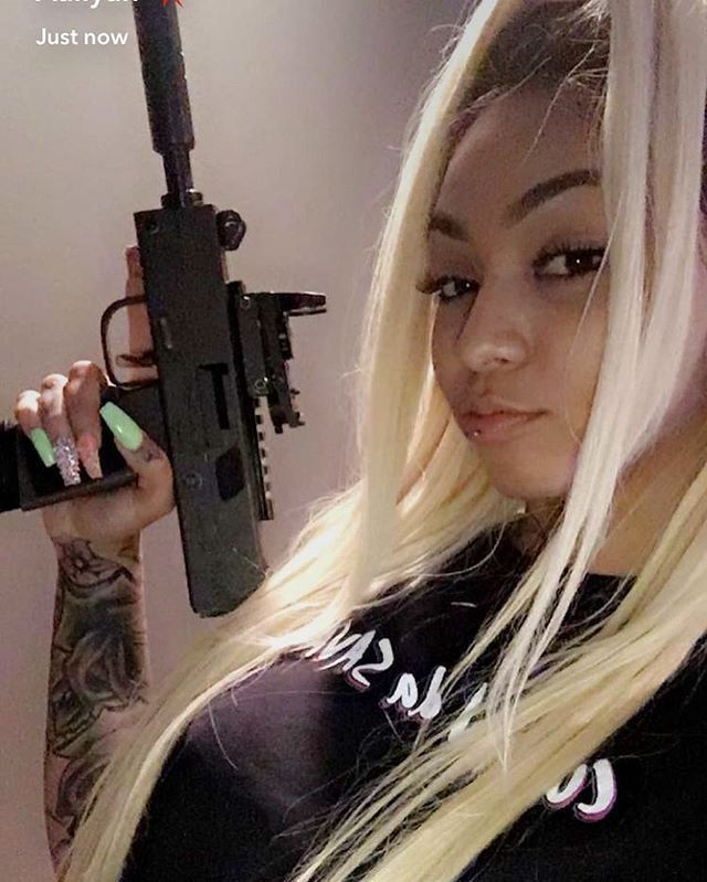 Featured image of post Gun Gangster Baddie Gifs